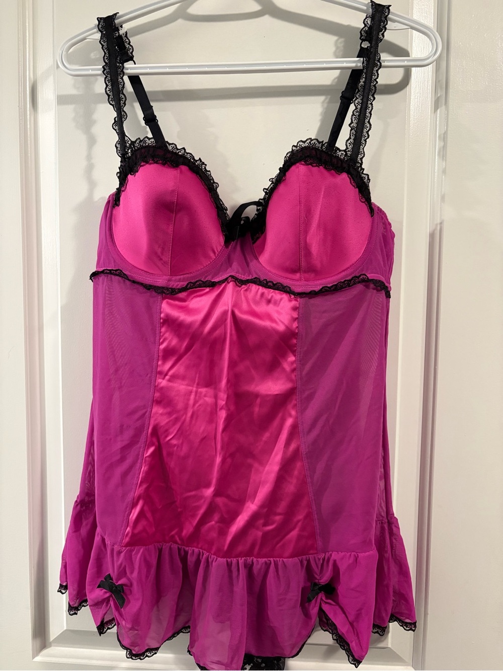 La Senza Fuchsia Lace-Trim Chemise with Black Accents